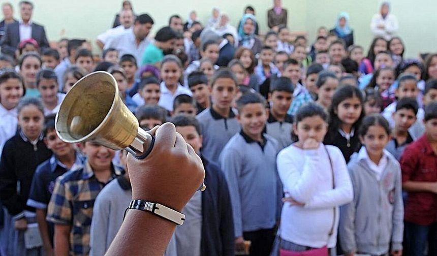 Pazartesi günü okula gidecekler dikkat! Ders saatleri değişti