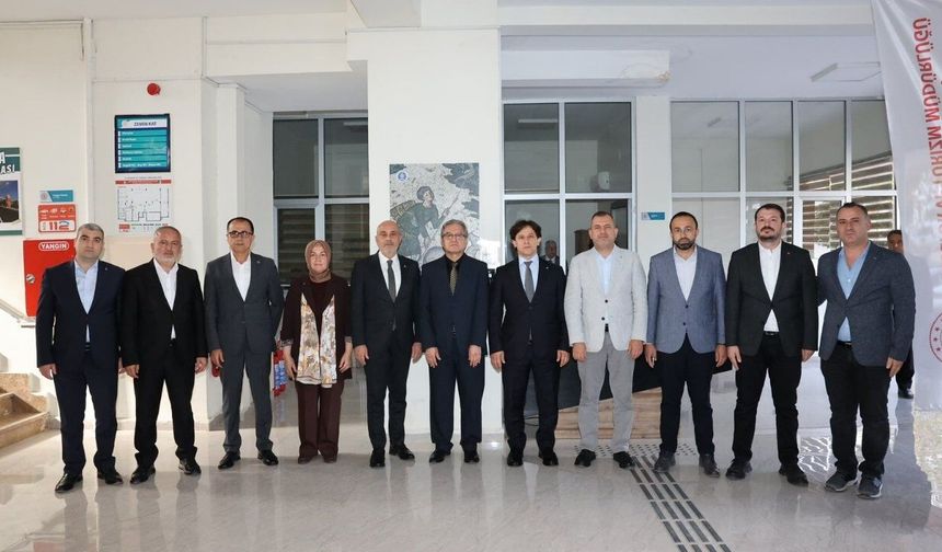 AK Parti Kahramanmaraş teşkilatı Yanardağ’ı hayırlı olsun ziyareti