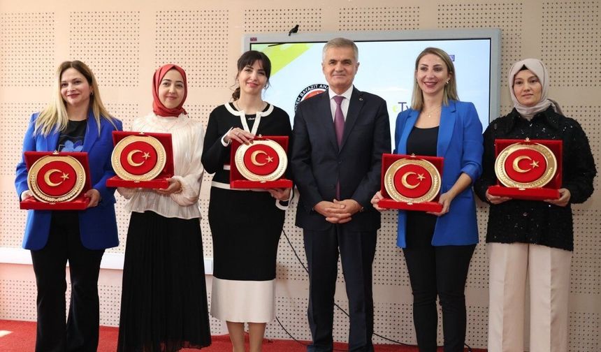 Kahramanmaraş Erdem Bayazıt Anadolu Lisesinden 5 projelik başarı!