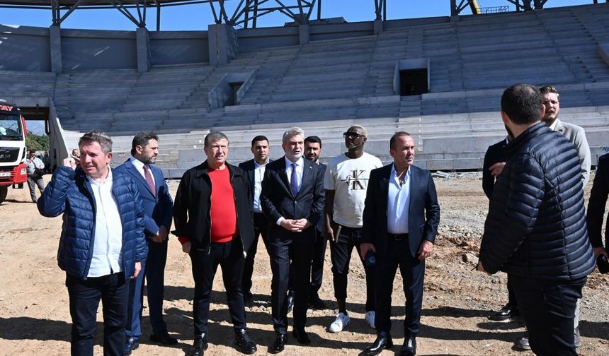 Kahramanmaraş'ın 17 bin 500 kişilik stadyumuna futbolun efsanelerinden tam not