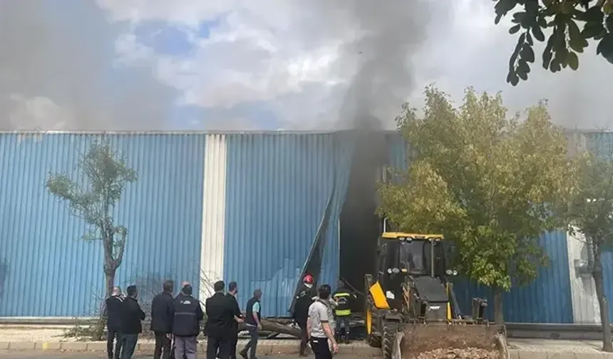 Kahramanmaraş'ın komşu ilinde pamuk fabrikasında korkutan yangın