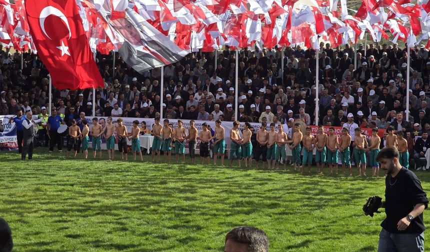 Kahramanmaraş’ta 15. Bertiz Baydemirli Kısa Şalvar Güreş Festivali başladı