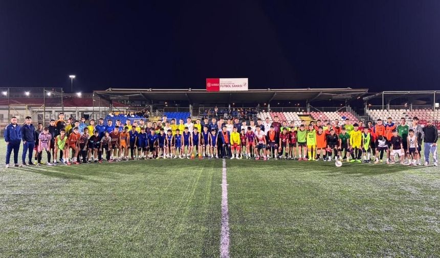Kahramanmaraş'ta 83 genç futbolcu milli takım için sahaya çıktı