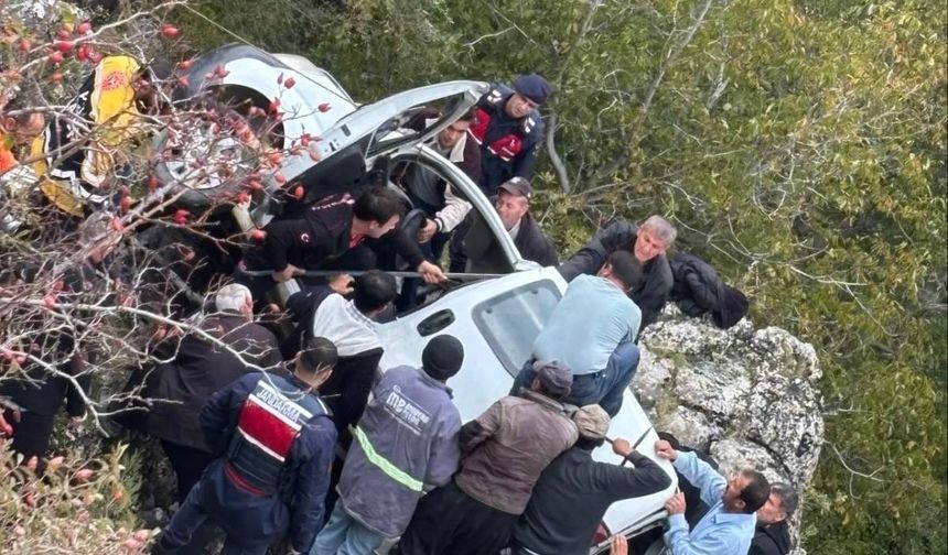Kahramanmaraş’ta Araç Yoldan Aşağıya Düştü: 1 Yaralı