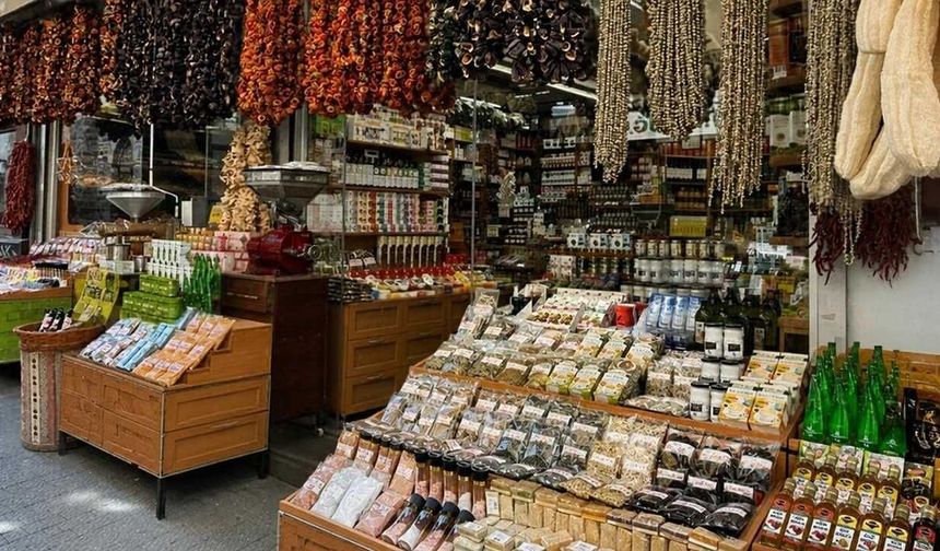 Kahramanmaraş'ta havalar soğuyor, gözler aktarlara çevrildi