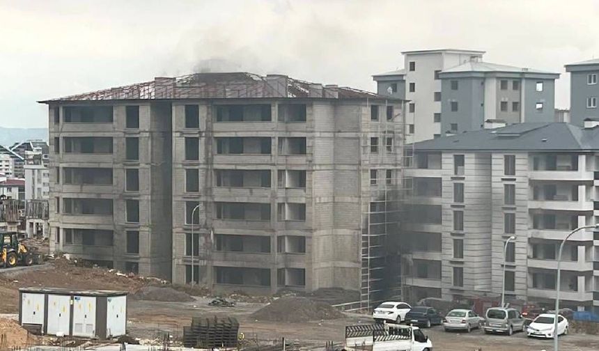 Kahramanmaraş'ta inşaat halindeki binada korkutan yangın
