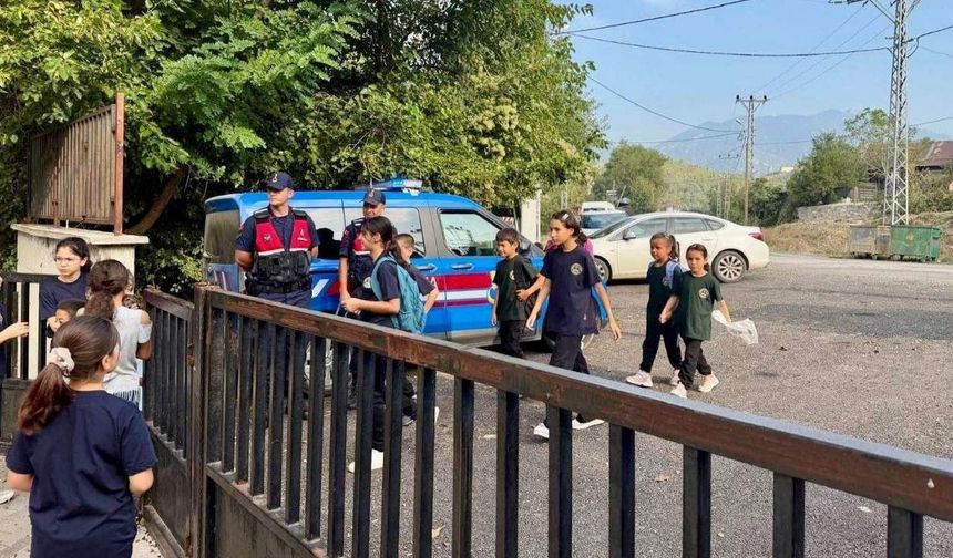 Kahramanmaraş'ta jandarma okul çevrelerini denetledi