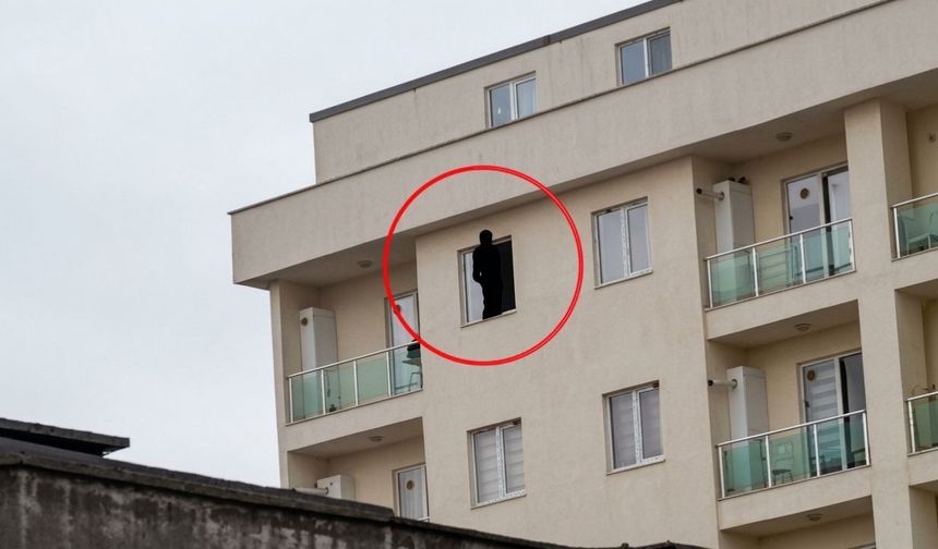 Kahramanmaraş’ta Kadını Pencerede Gören Vatandaşlar İhbar Etti