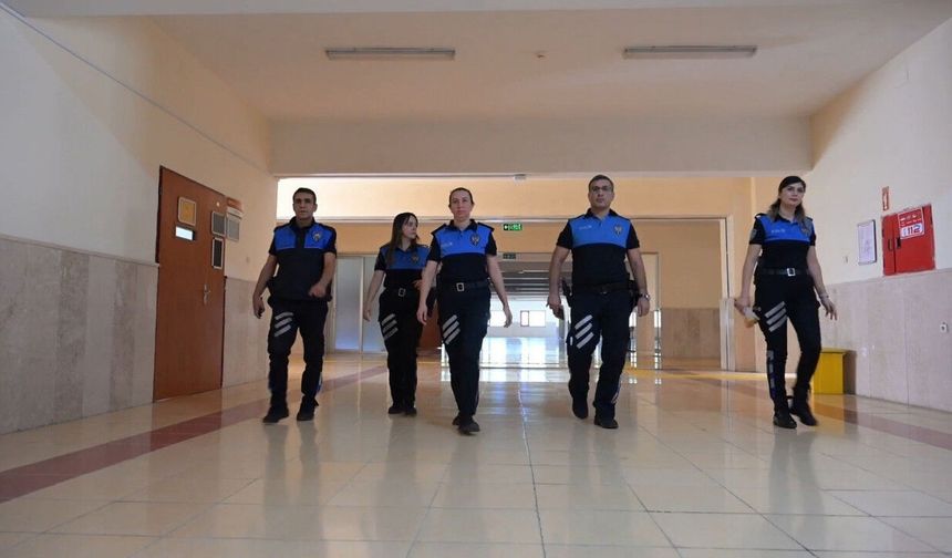 Kahramanmaraş'ta polis üniversite öğrencilerini 3 önemli konuda uyardı