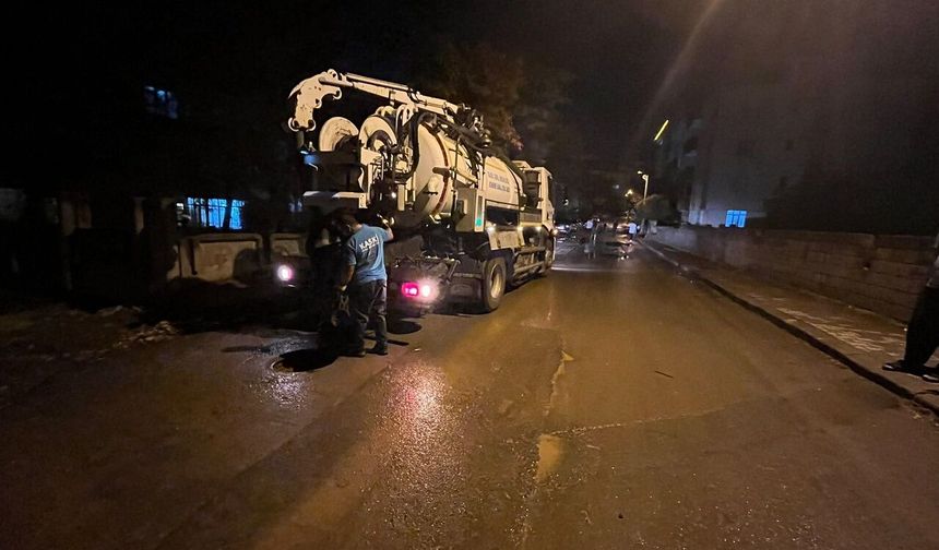 Kahramanmaraş’ta yağış sonrası KASKİ ekipleri gece gündüz sahada