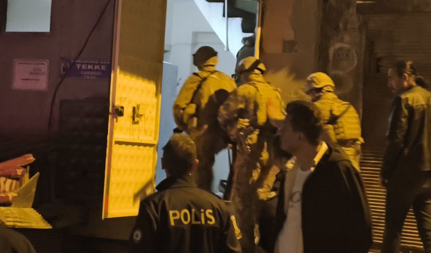 Kahramanmaraş’ta para vermeyen annesini rehin aldı, özel harekat ekipleri yakaladı