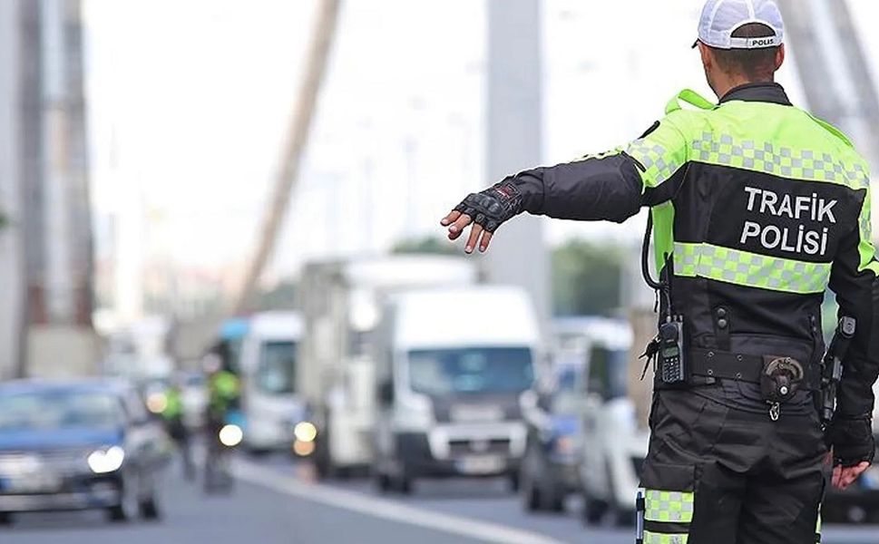Büyük para cezası var! Lastikleri bu tarihe kadar değiştirmeniz gerek