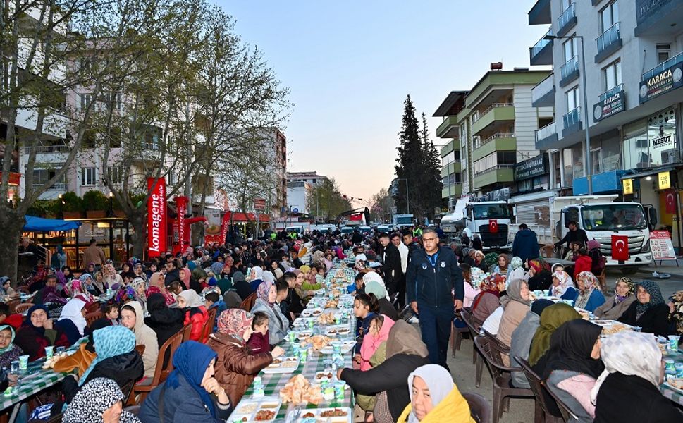 Büyük Türkoğlu İftarı'nda Birlik ve Dayanışma Ruhu