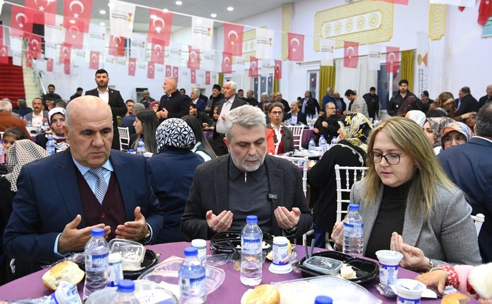 Ekinözü’nde Gönül Sofrası Kuruldu, Yeni Müjdeler Verildi