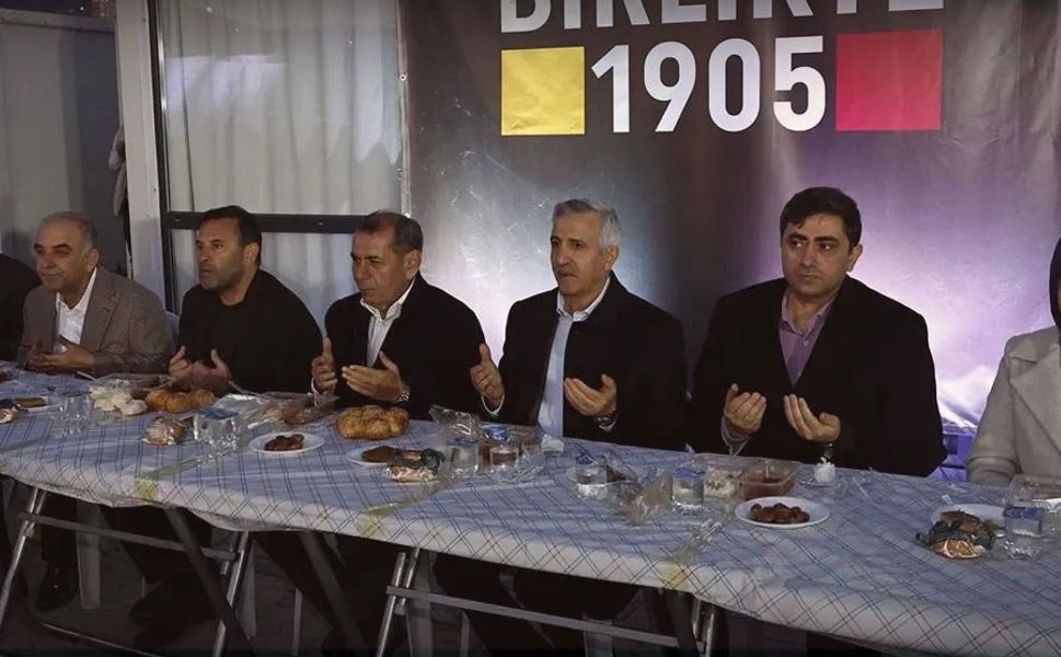 Galatasaray yönetimi ve Okan Buruk, Kahramanmaraş'ta iftara katıldı