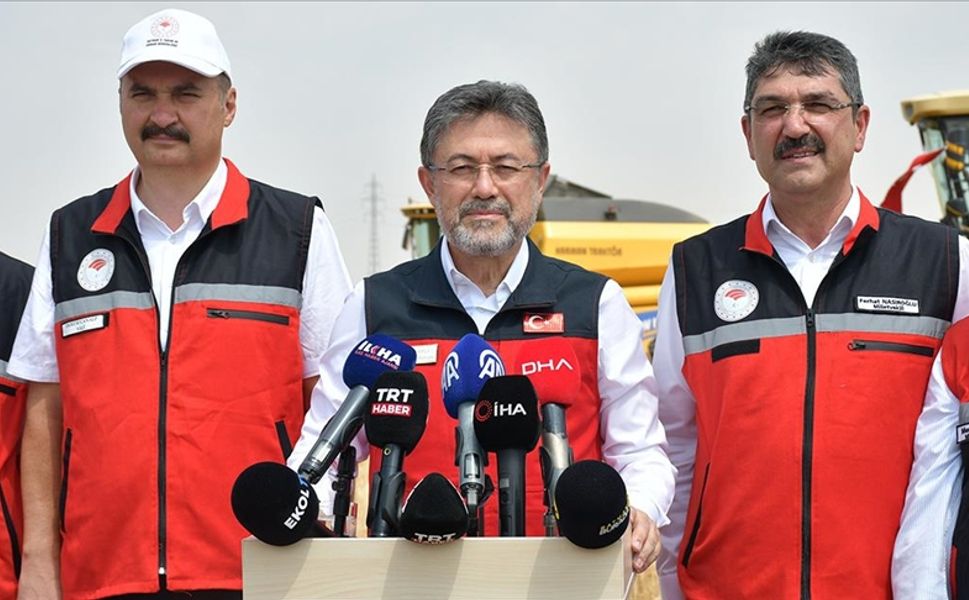 Bakan Yumaklı duyurdu: Çiftçilerin hesabına 8.4 milyar liralık destek ödemesi yatırılacak