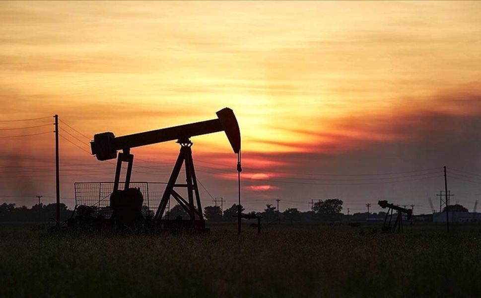 Petrol fiyatları İsrail'in İran'a saldırmasıyla yüzde 7'den fazla yükseldi