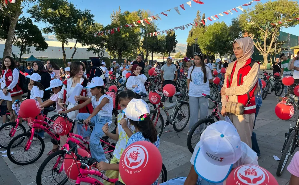 Kahramanmaraş'ta 170 Yetim Çocuğa Bisiklet Hediyesi