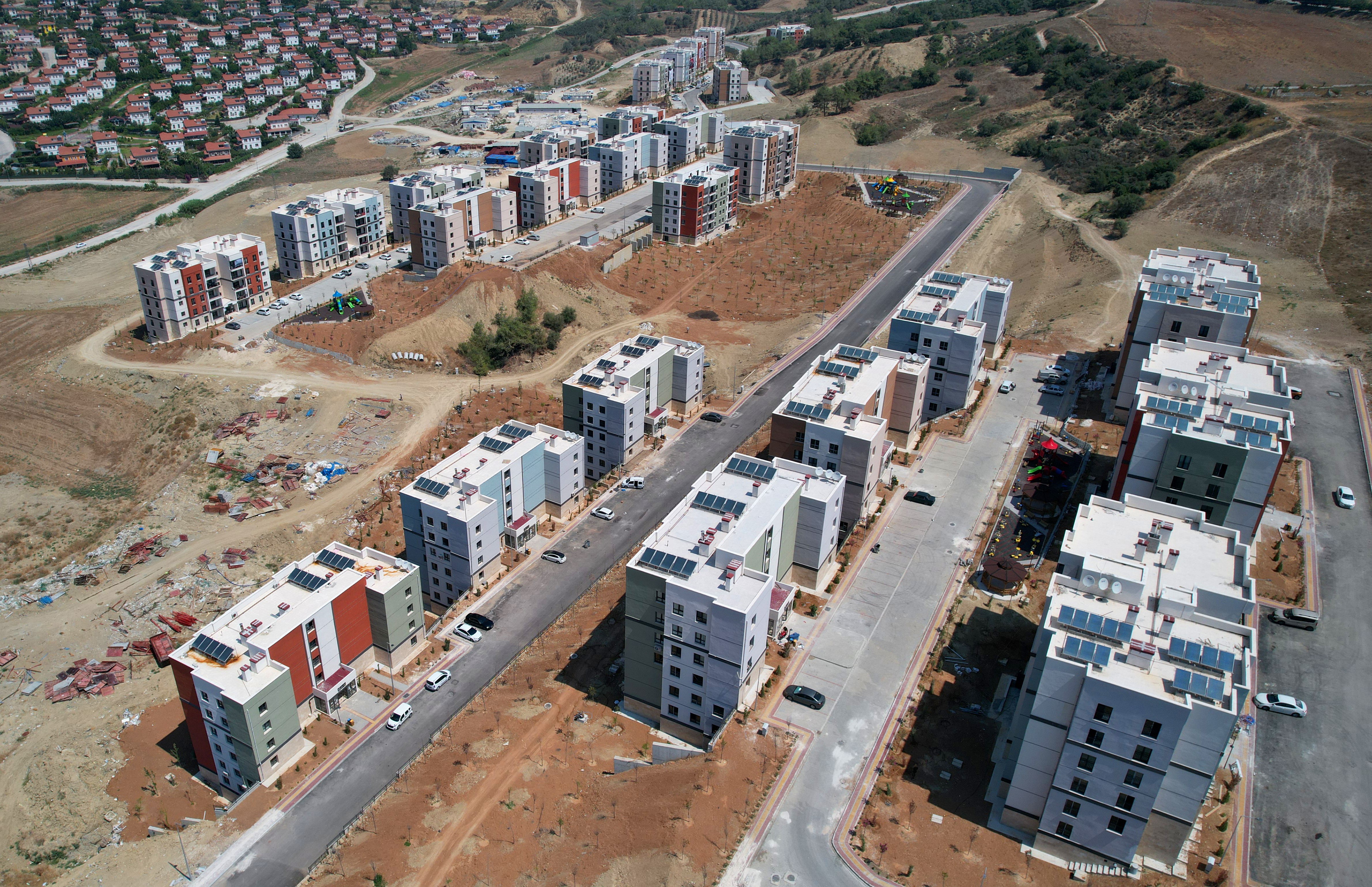 Depremzedeler Için Yeni Toki̇ Konutları Yükseliyor