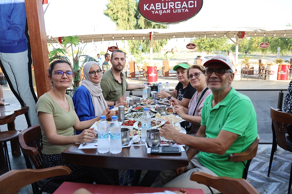 Adana Ya Gelen Turistler Kebap Yemeden Dönmüyorb