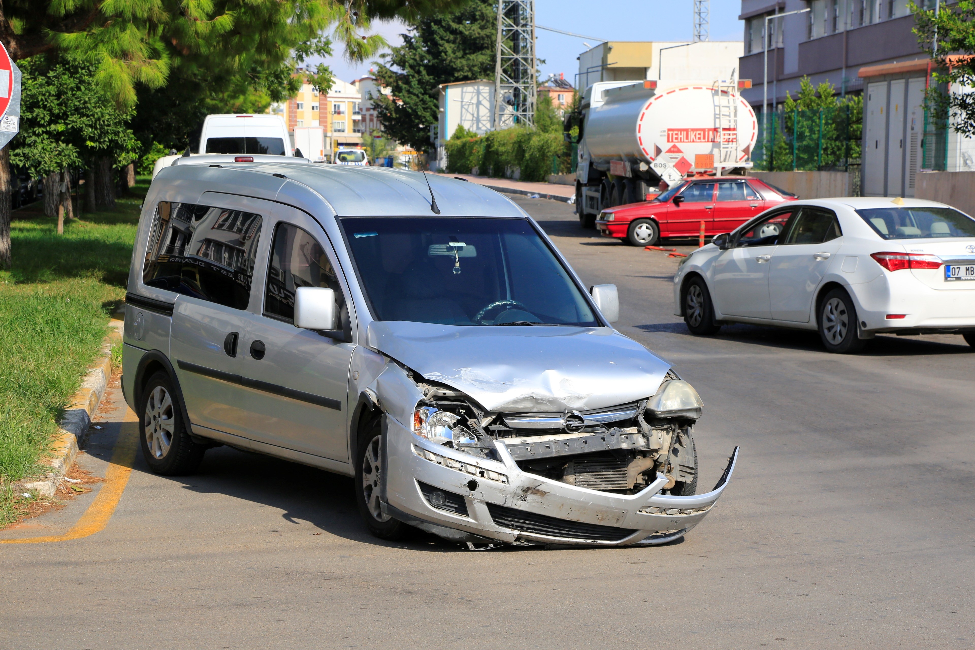 Antalya Da Insanlık Ölmemiş Dedirten Görüntü Saniyeler Içinde Onlarca Kişi Yardıma Koştu9