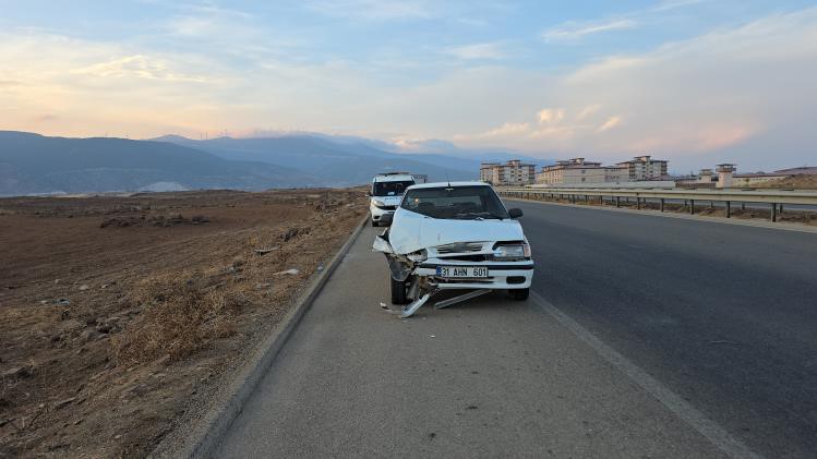 Çarpışan 2 Otomobilden Biri Takla Attıwe