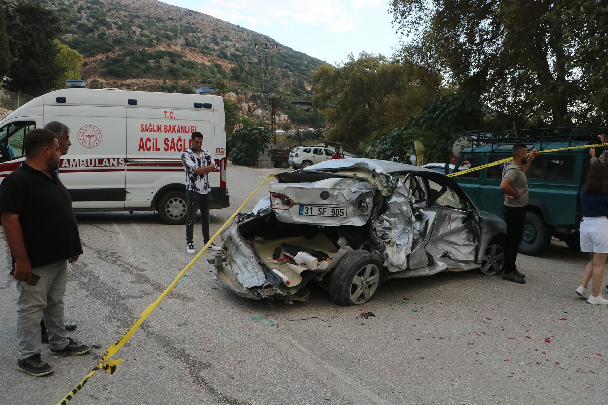 Freni Patlayan Hafriyat Kamyonu Araçları Kağıt Gibi Ezdi (5)