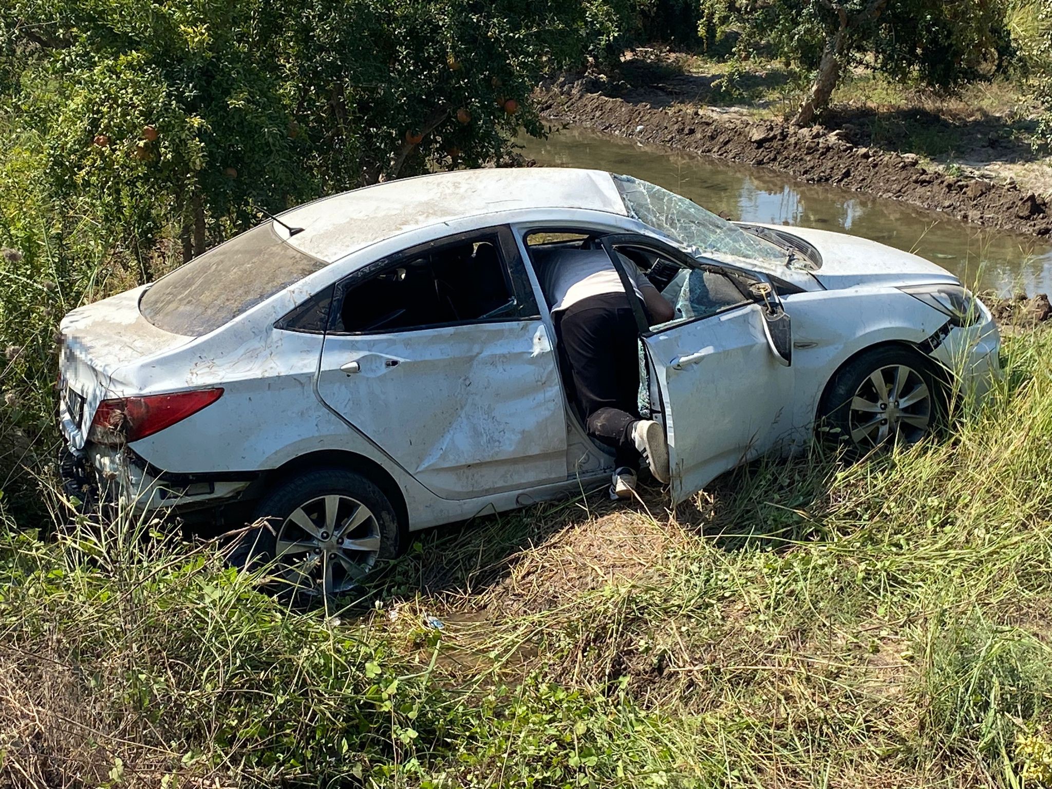 İki Otomobil Kafa Kafaya Çarpıştı 5 Yaralı