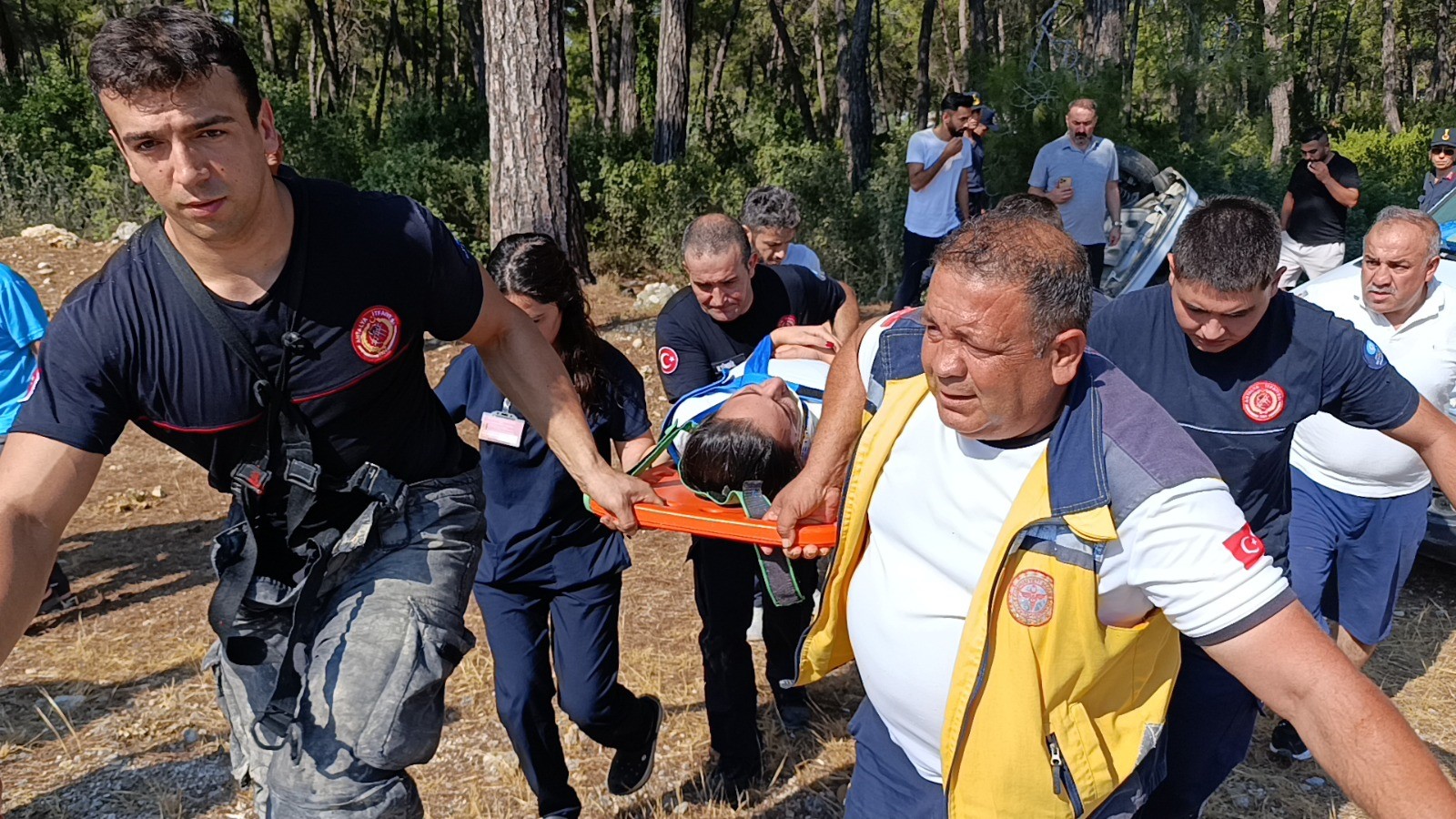 Kaza Yapan Kızının Elini Bir An Olsun Bırakmadı (2)