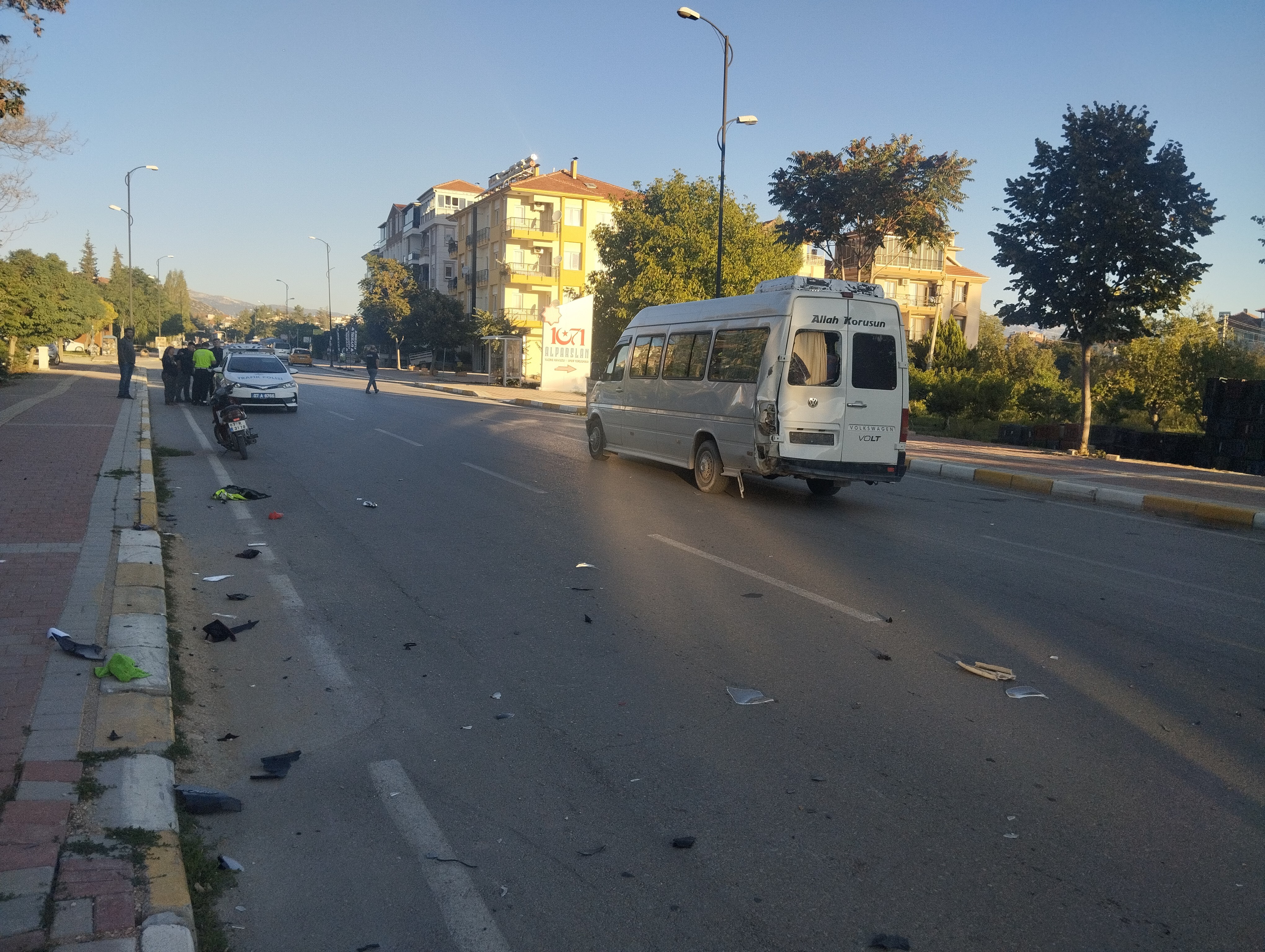 Minibüsle Çarpışan Motosikletin Sürücüsü Hayatını Kaybetti