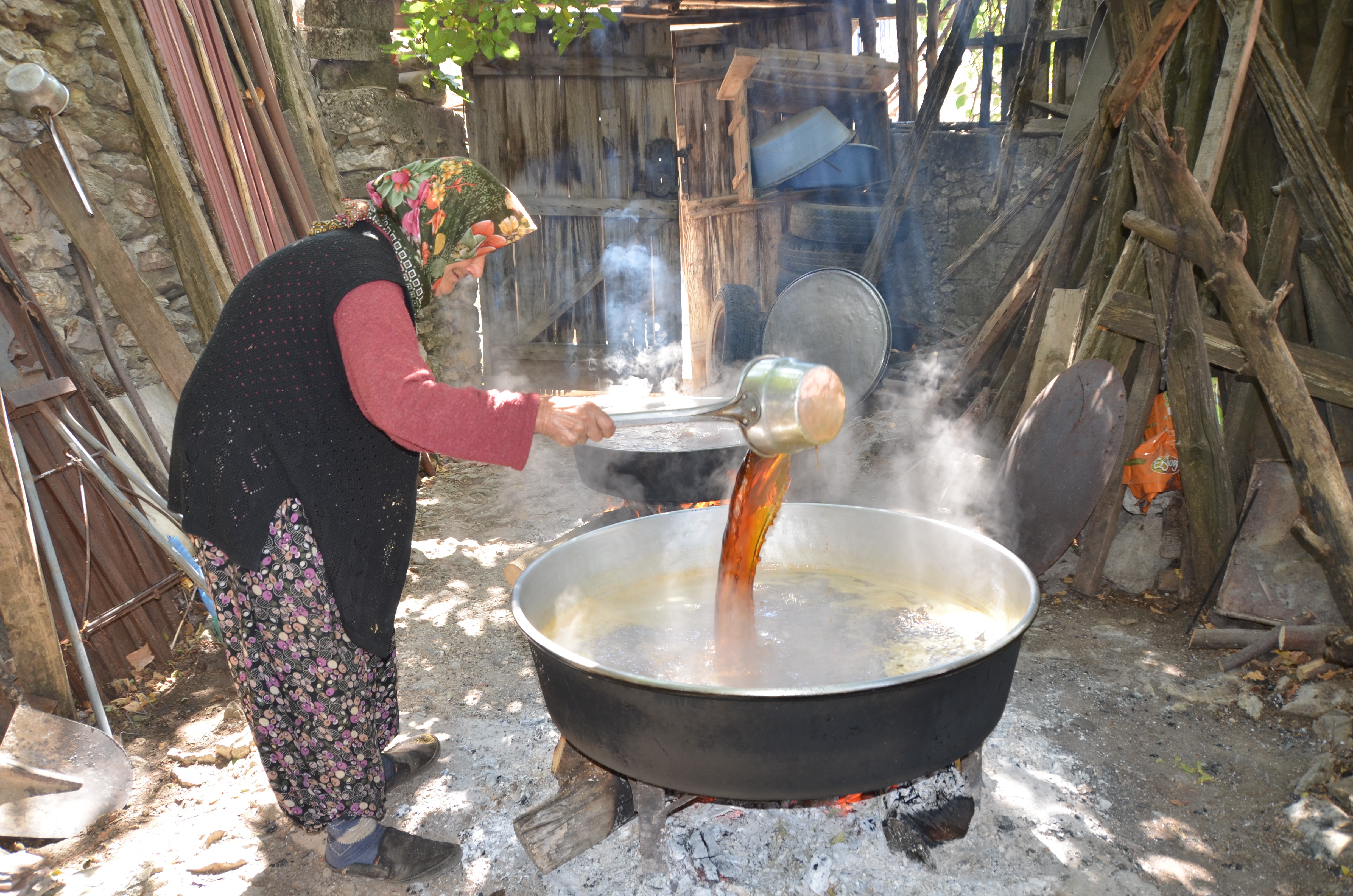 Pekmez Kazanları Kaynamaya Başladı (2)