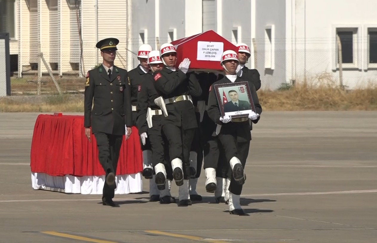 Şehit Onur Çapan In Naaşı Isparta'ya Uğurlandıfg