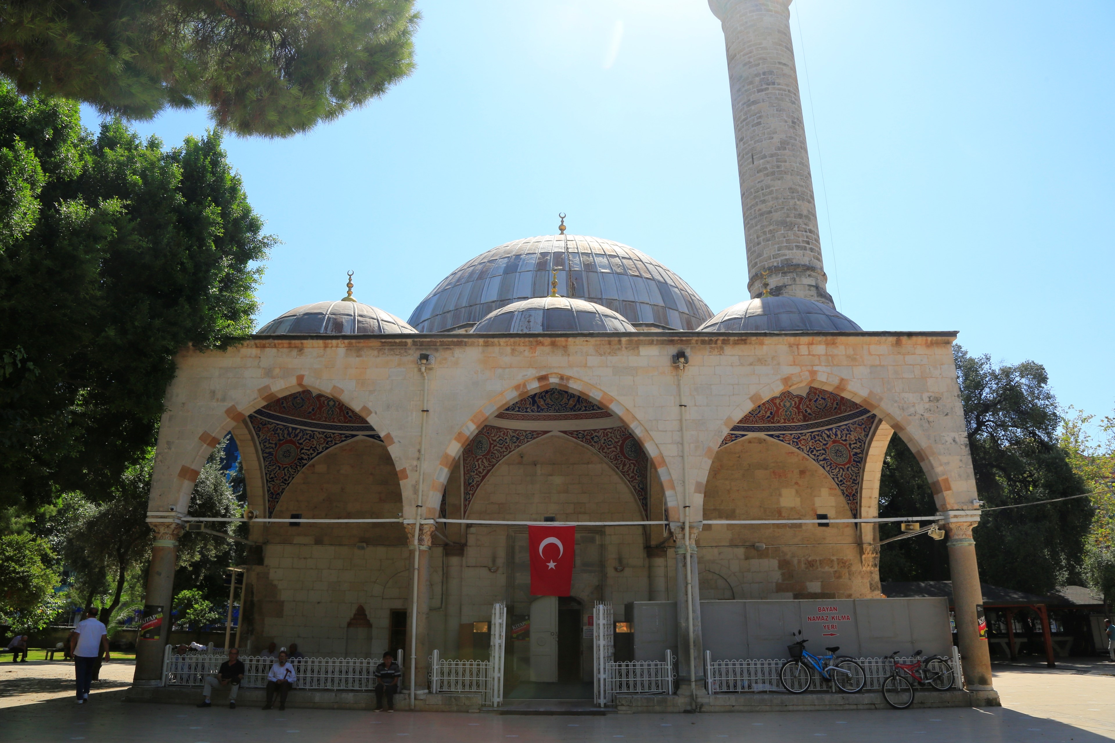 Tarihi Cami Madde Bağımlılarının Mekanı Oldu