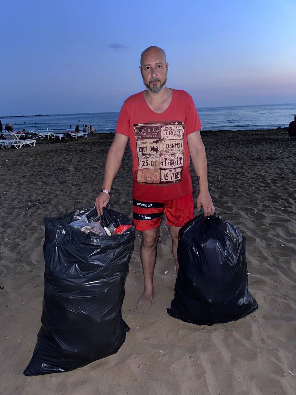 Tatil Için Geldiği Plajda Çöpleri Gören Gurbetçi Isyan Etti Bunu Yapan Vatan Hainidir-1