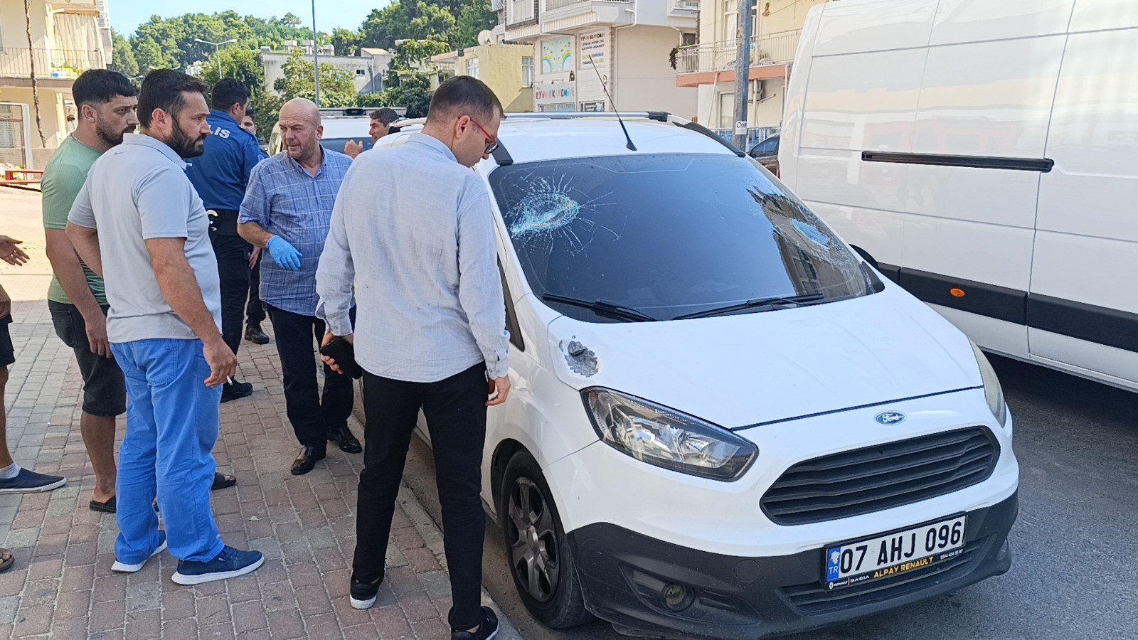 Tüp Bayiini Pompalı Tüfekle Taradı, Korku Dolu Anlar Yaşattı