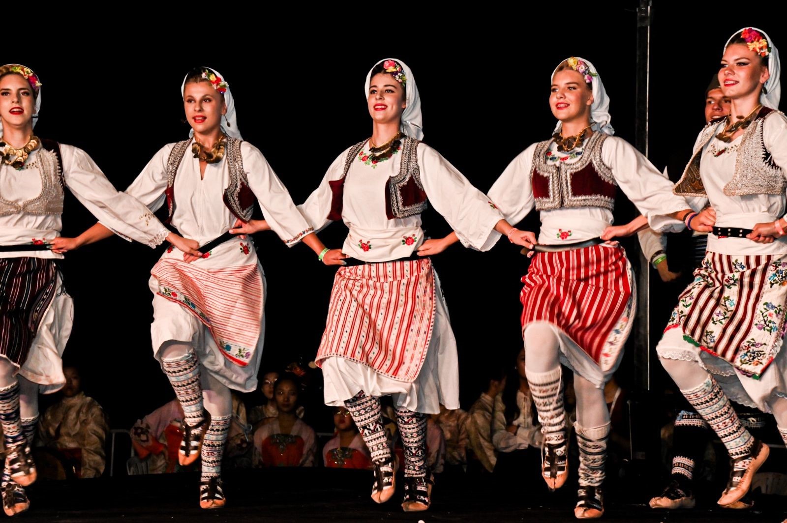 8. Uluslararası Halk Dansları Festivali Başladı (4)