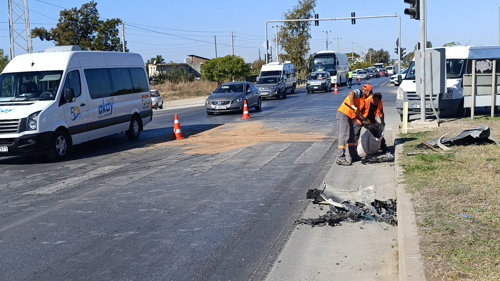 Arızalı Trafik Işıkları Kazaya Yol Açtı 9 Yaralı (4)