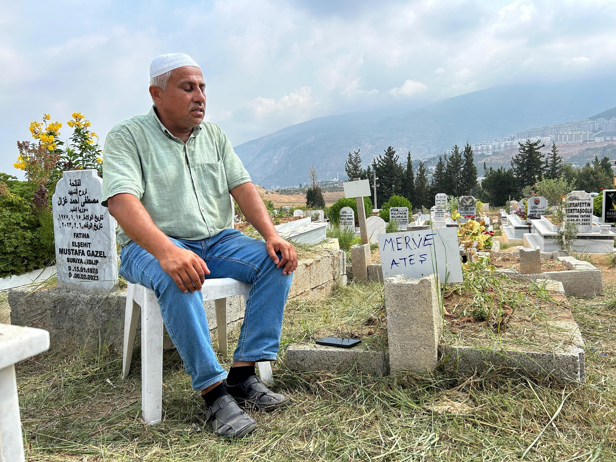 Depremden Sonra Yanlış Defnedilen Genç Kız, Ailesinin Yanına Nakledildi (3)