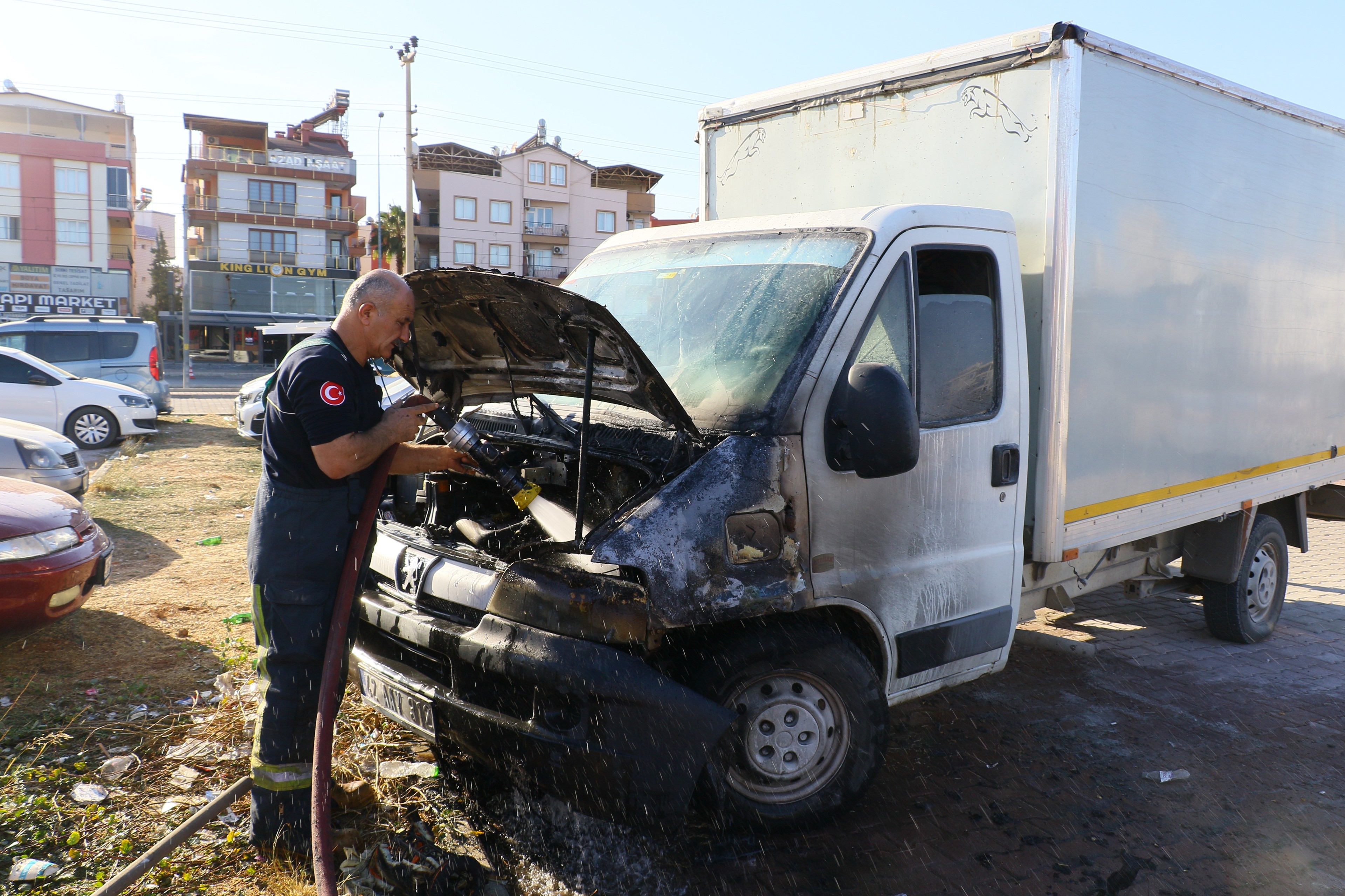 Kontağı Çevirince Alevler İçinde Kaldı (2)