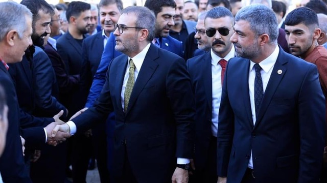 Mahir Ünal Ak Parti 8. Olağan Kongresi'nde Partililerle Buluştu