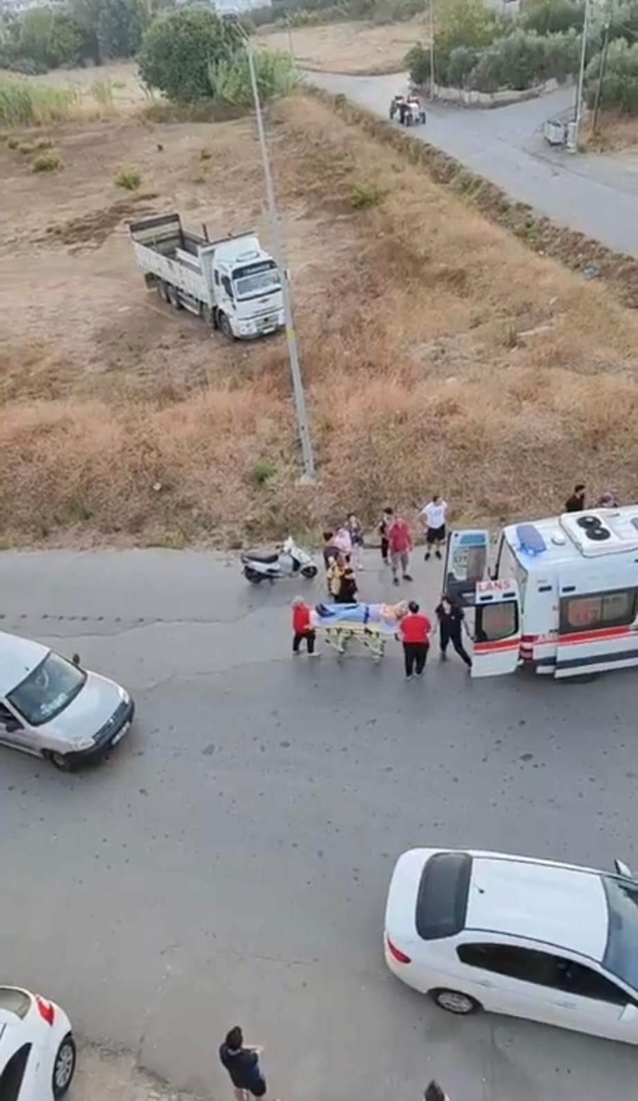 Maskeli Saldırganlar Servis Bekleyenlere Ateş Açtı (4)