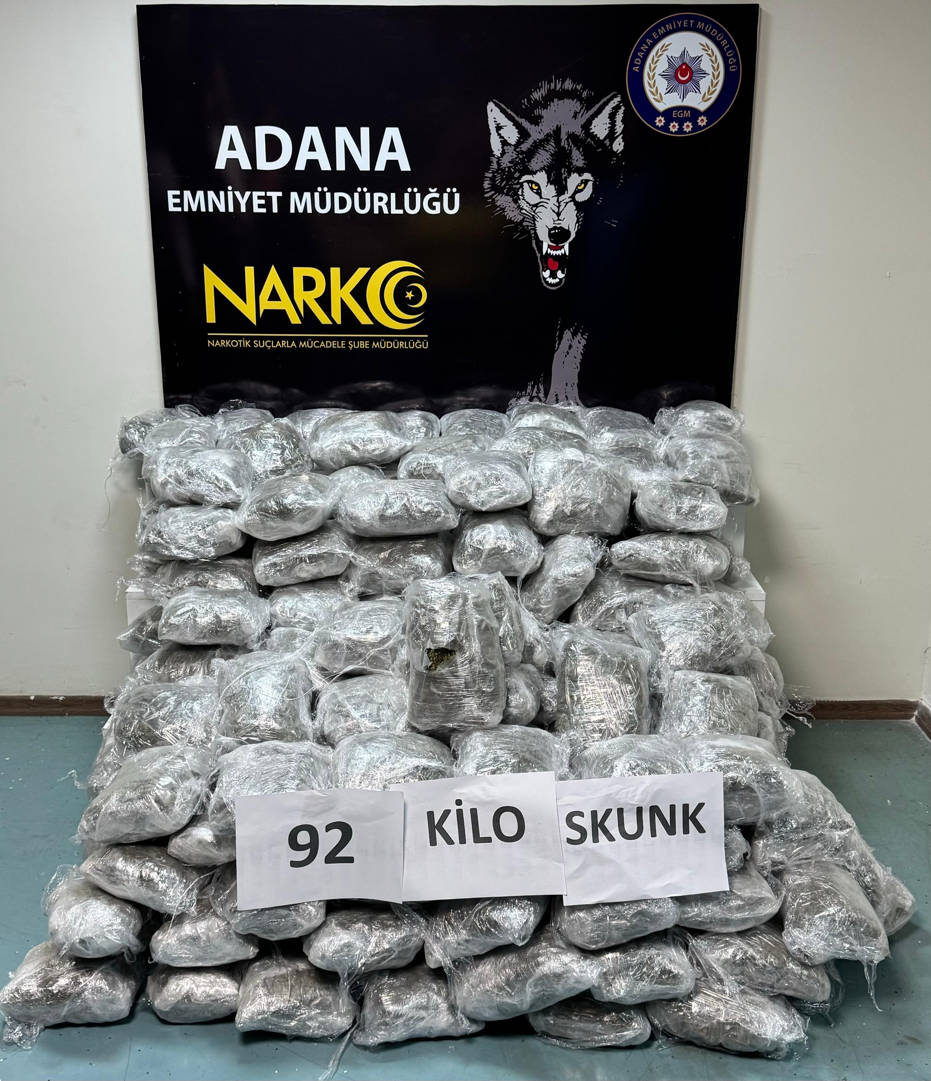 Narkotik Polisinden Büyük Darbe 105 Kilo Eroin Ve 92 Kilo Skunk Ele Geçirildi (6)