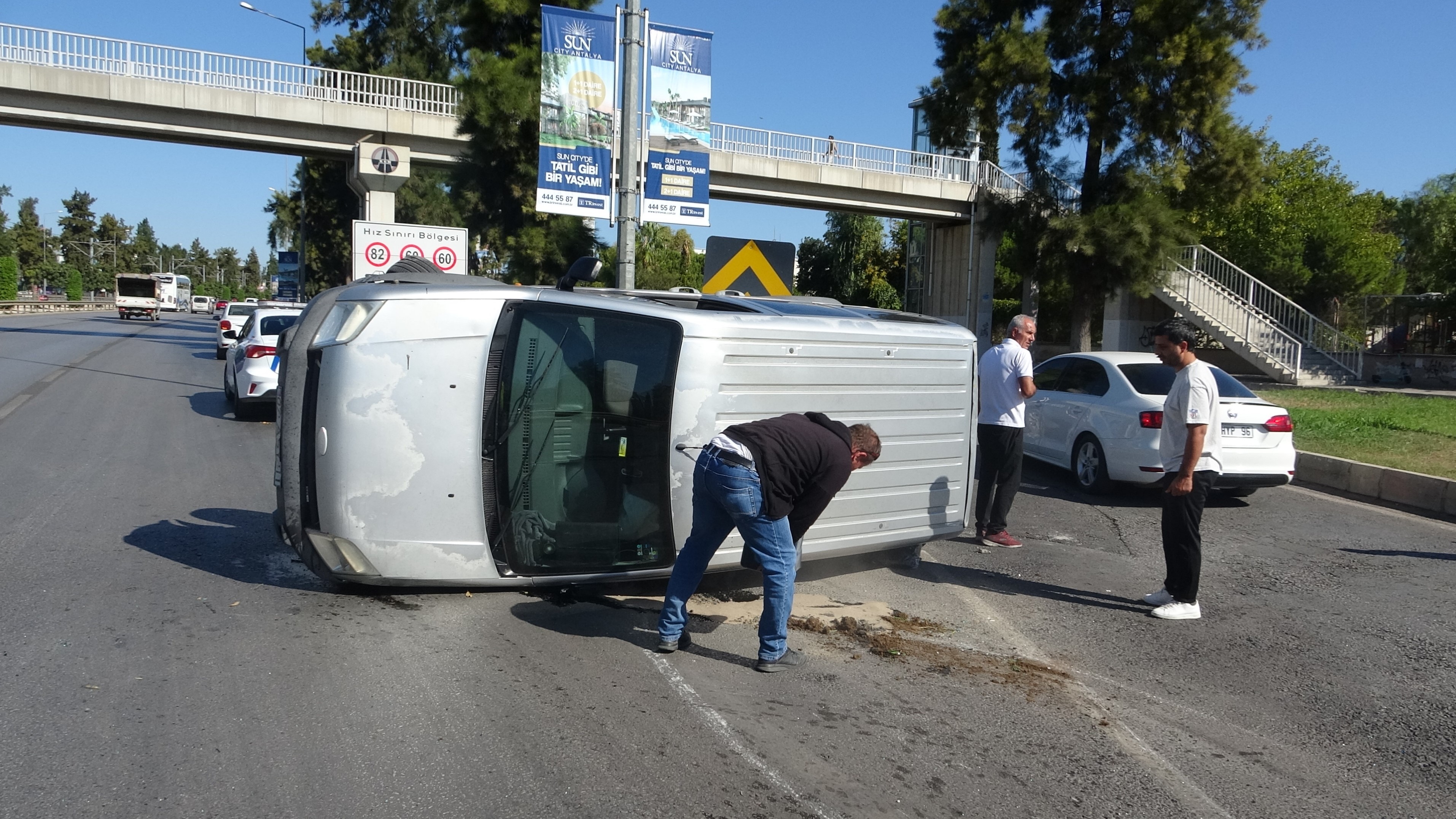 Takla Atan Araçtan Burnu Bile Kanamadan Çıktı (2)