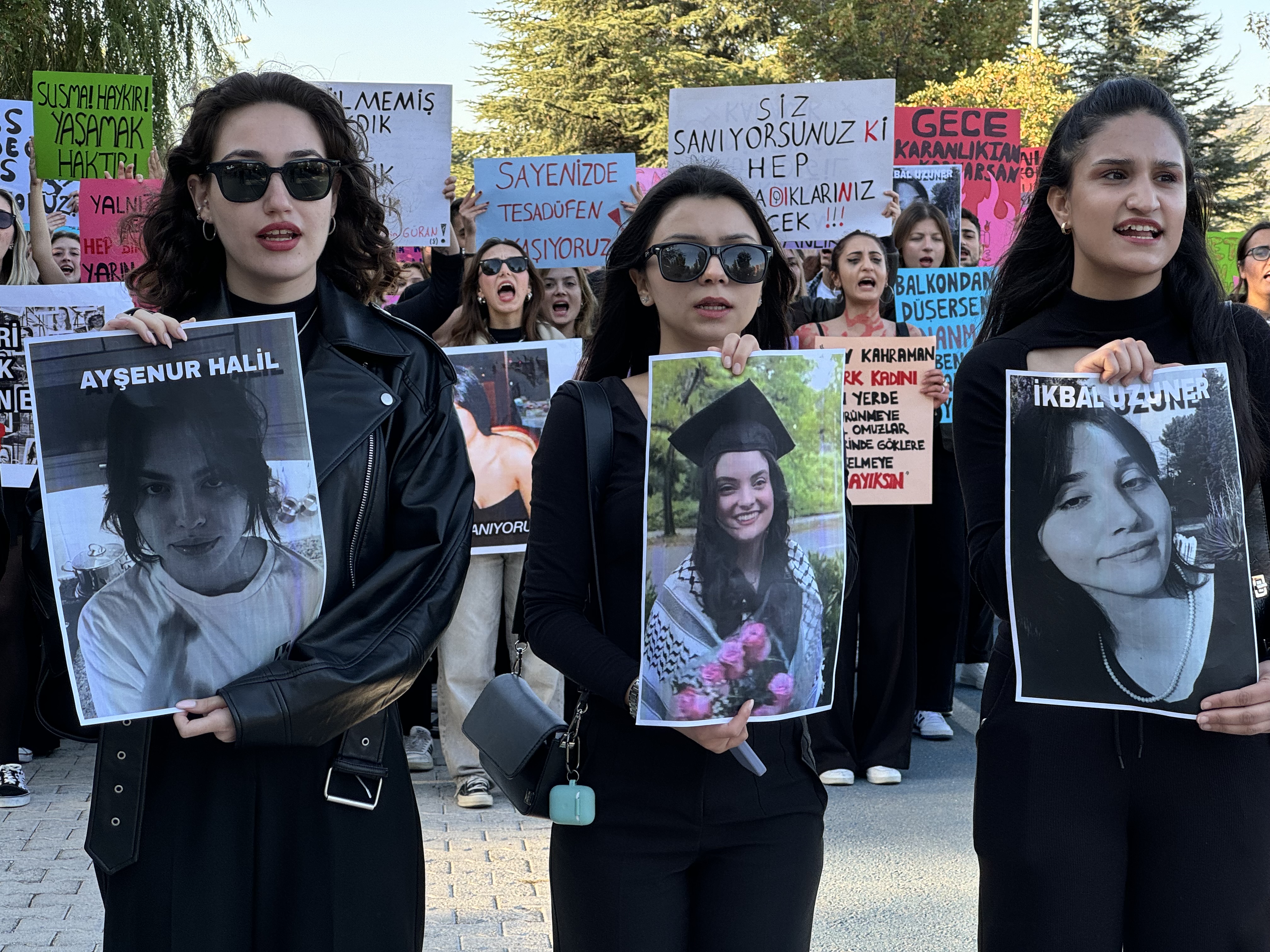 Üniversite öğrencileri kadına yönelik şiddete tepki gösterdi
