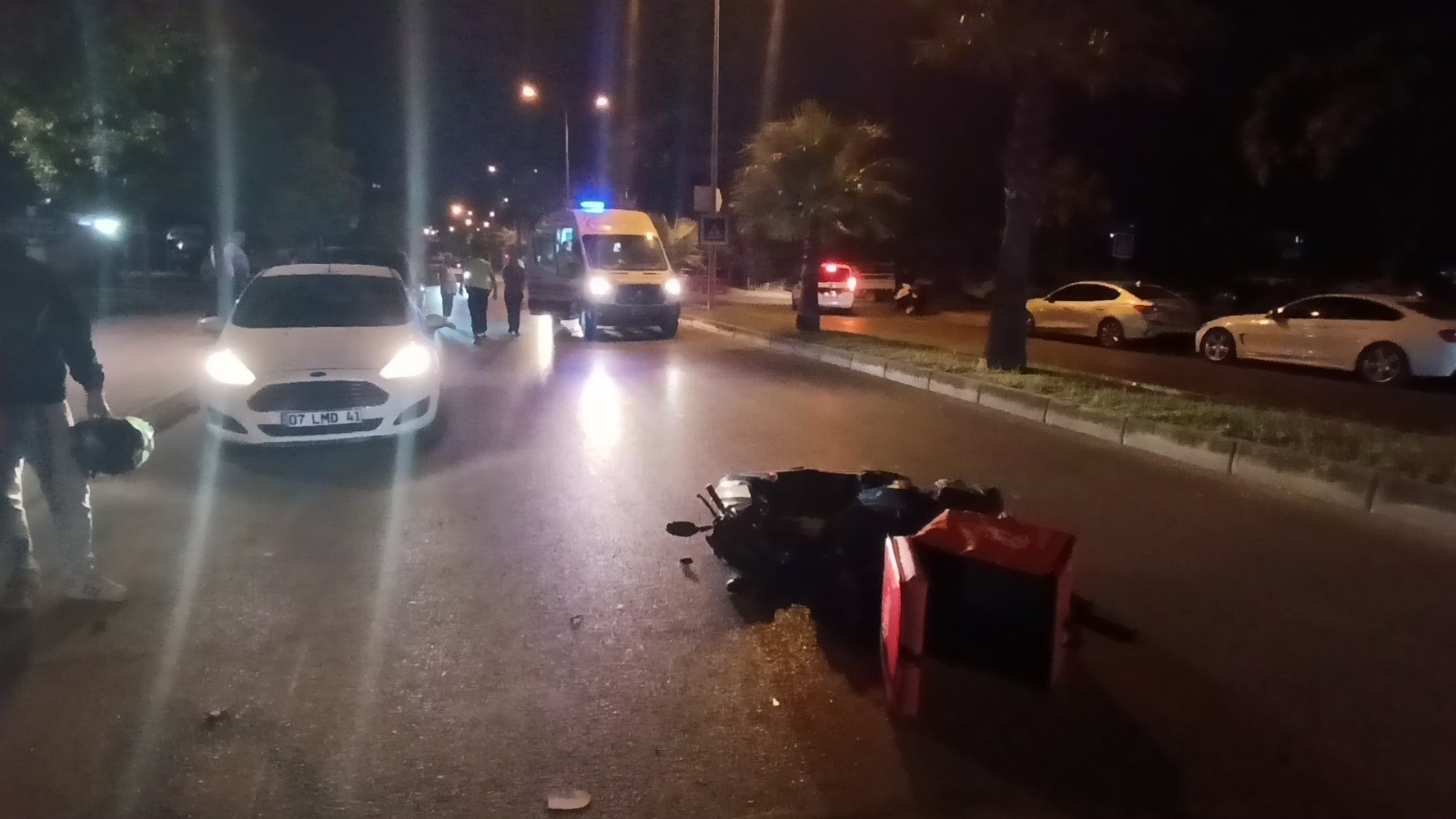 Yaya Geçidinde Scooter Ile Motosiklet Çarpıştı (3)