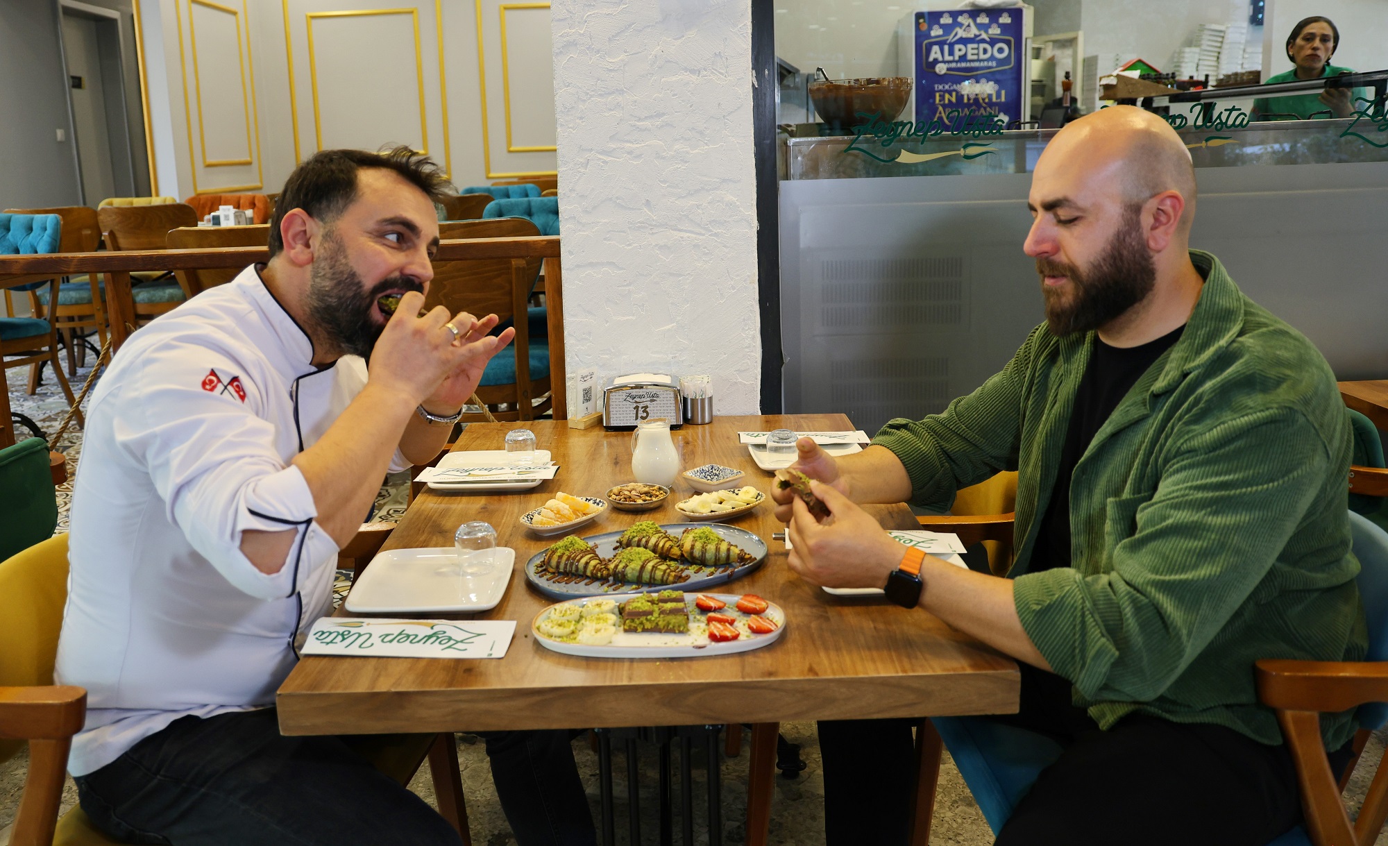 Adanalı Tatlıcıdan Yeni Bir Lezzet Adana Çikolatası (2)