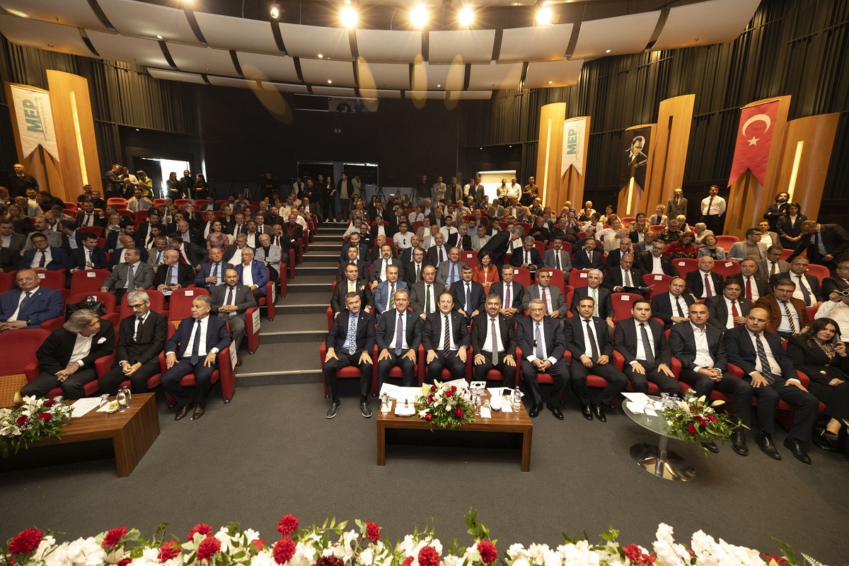 Başkan Seçer Siyaset Üstü, Mersin'in Önü Açık (1)