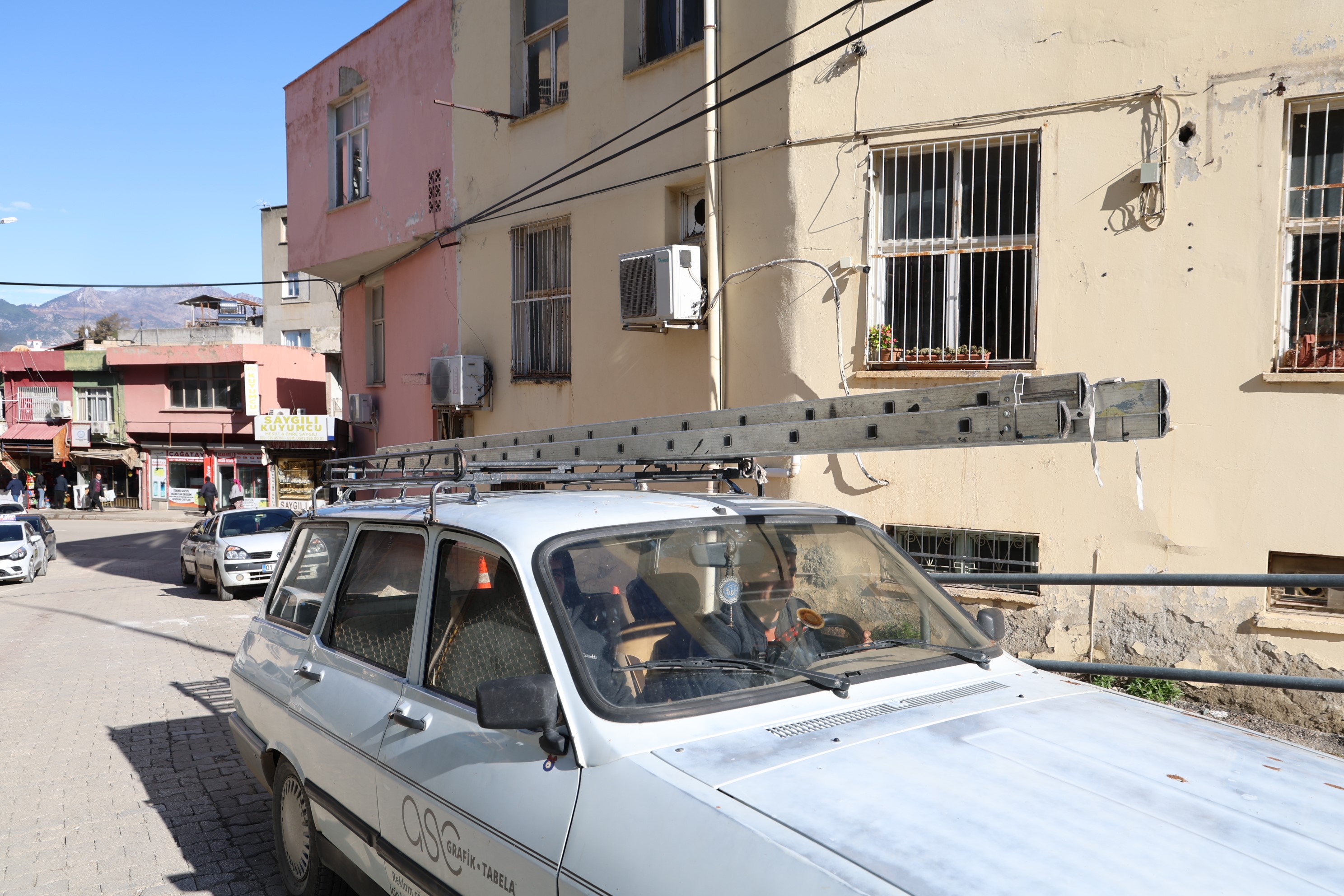 Fırtına Sonrası 50 İş Yeri Tabelası Zarar Gördü (5)