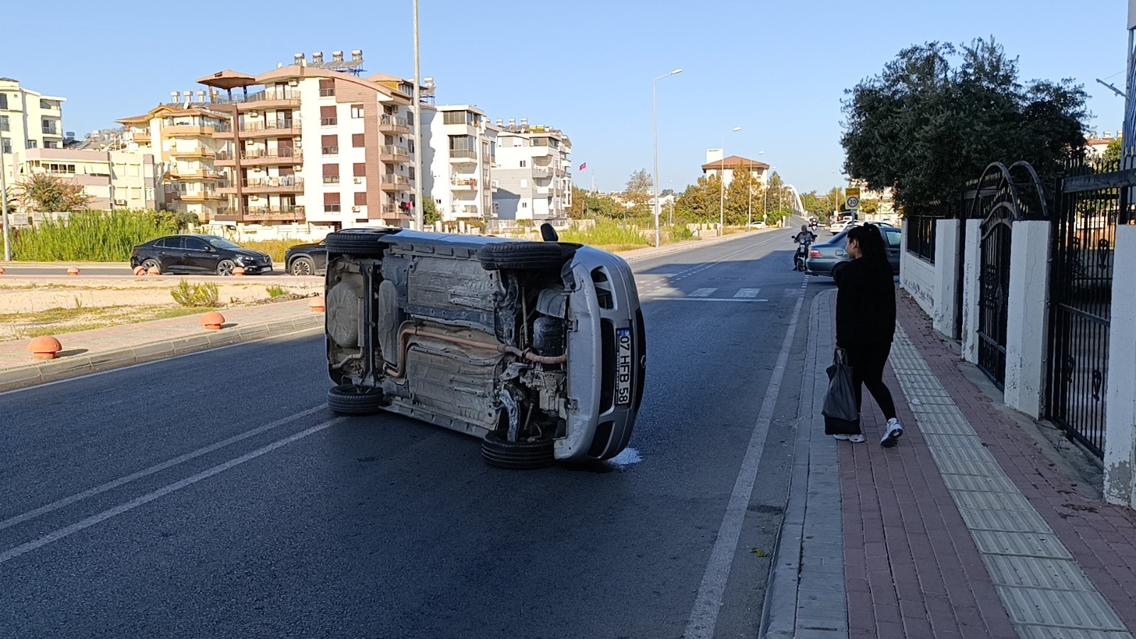 Genç Öğretmenin Azmi Kazadan Sonra Öğrencilerine Koştu (3)