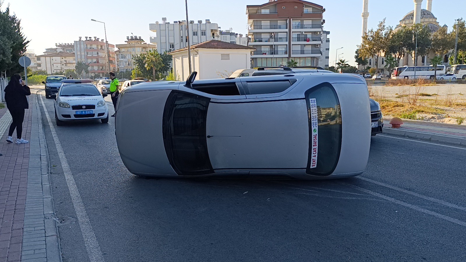 Genç Öğretmenin Azmi Kazadan Sonra Öğrencilerine Koştu (4)